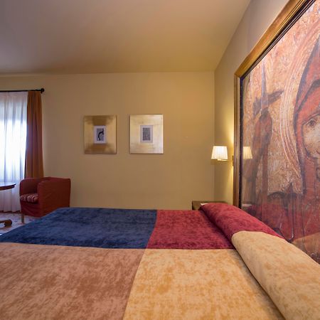 ปาราดอร์ เด ตรูคิโย Hotel ตรูคีโย ภายนอก รูปภาพ